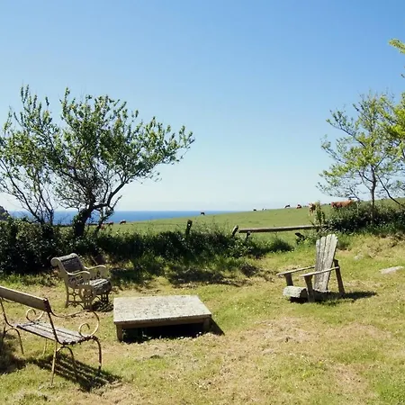 Polcreek Farmhouse, Holiday home